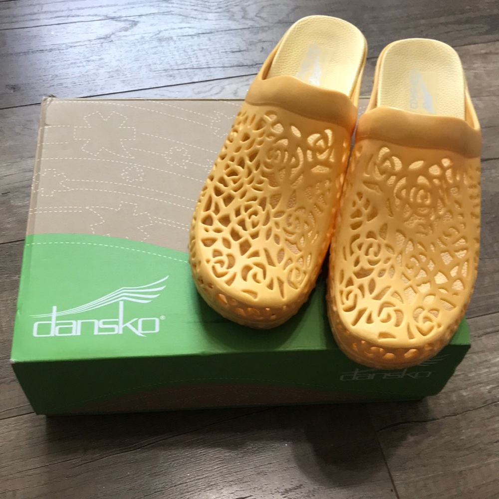Dansko Pippa Clog
